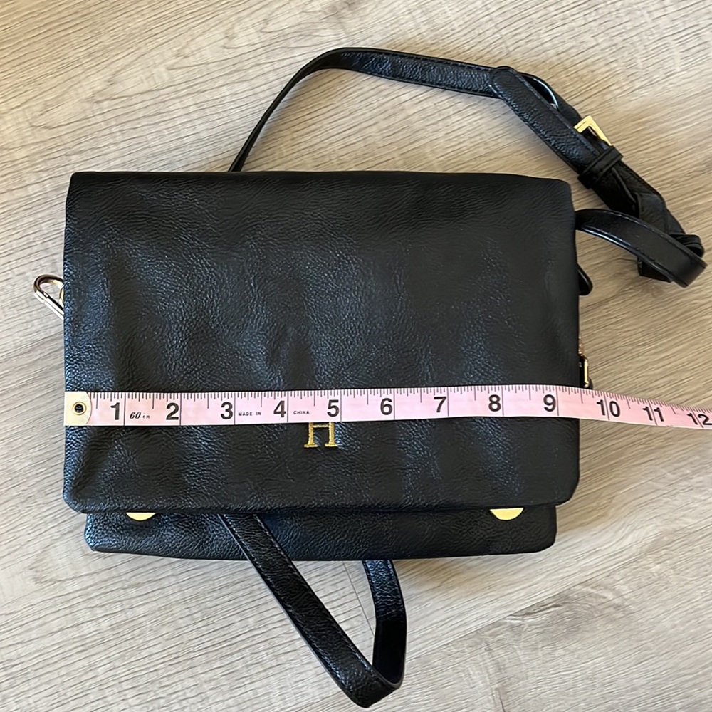 Leather crossbody bag with Initial H - Picture 8 of 10